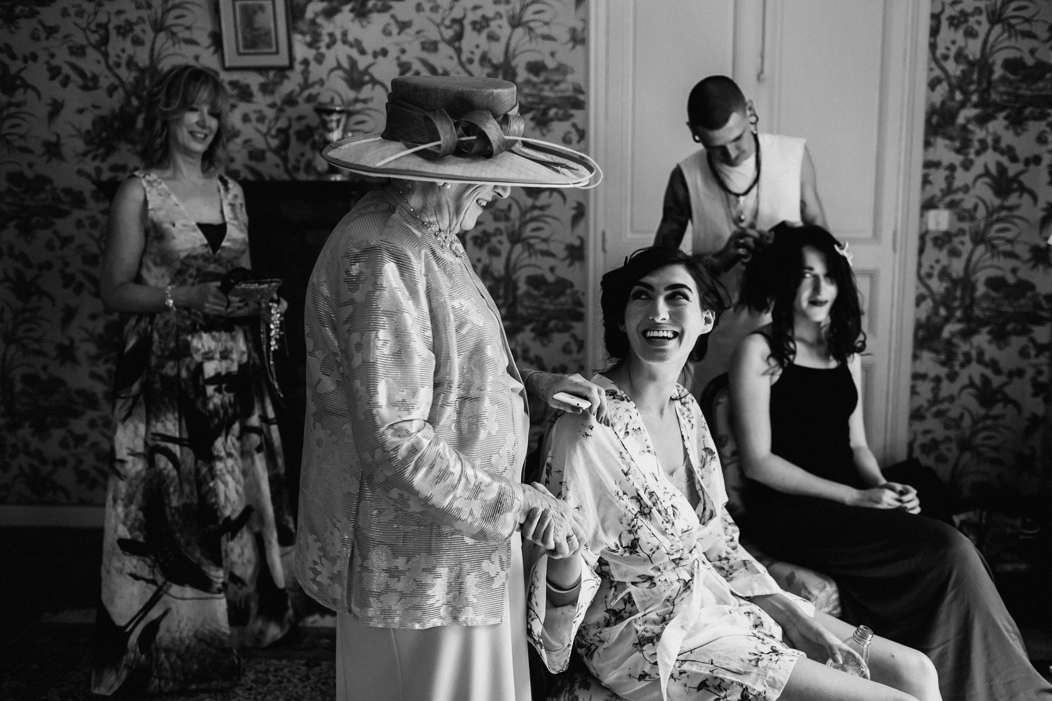 Nan and bride meet before wedding. documentary wedding photographer