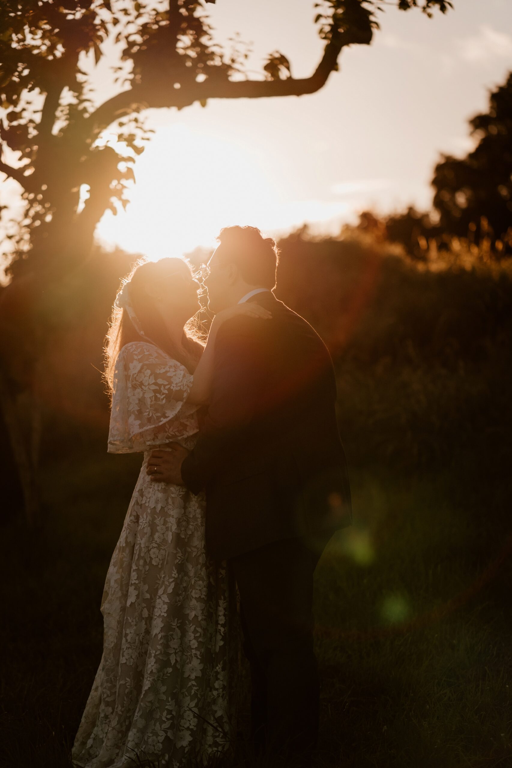 Sunset golden hour photos - london wedding