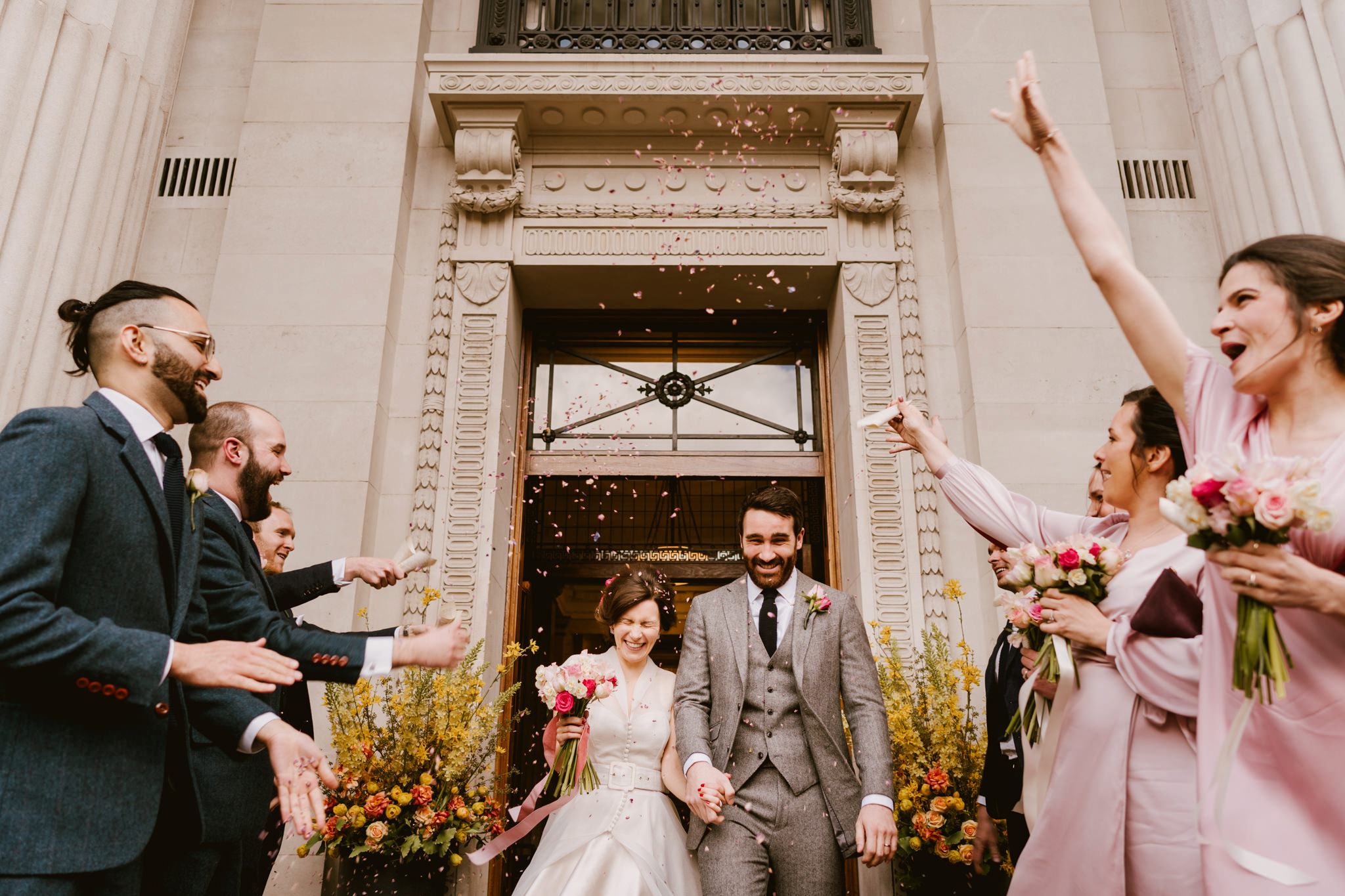 Capture your perfect confetti Moment on your wedding day